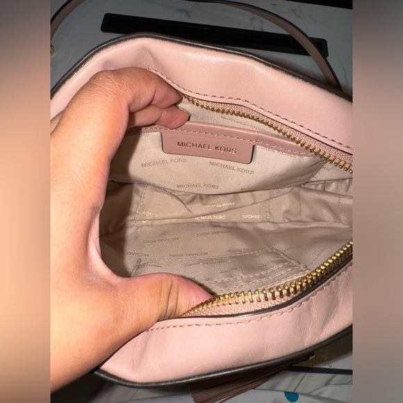 Michael Kors floral crossbody - Picture 4 of 6